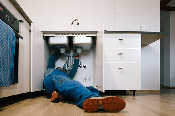 Professional Leak Detection technician working in Montclair, VA
